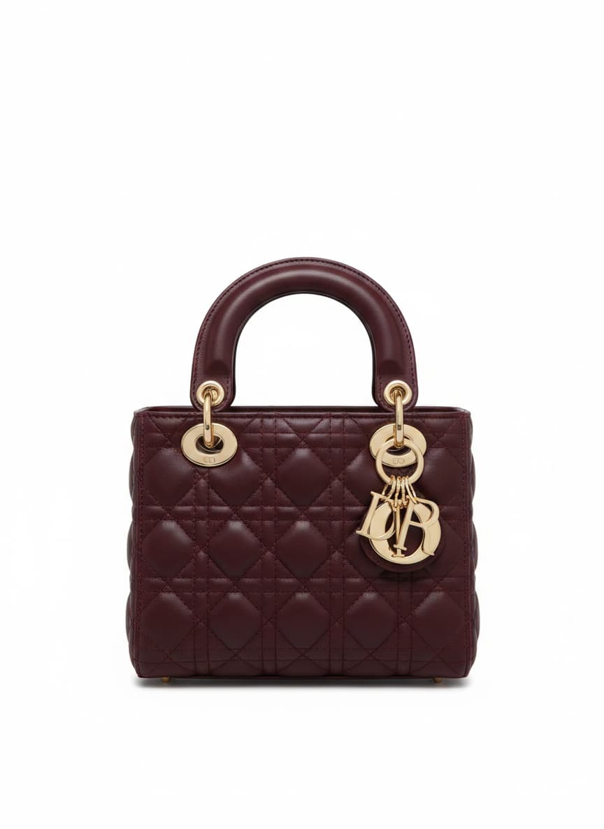 حقيبة من طراز Lady Dior